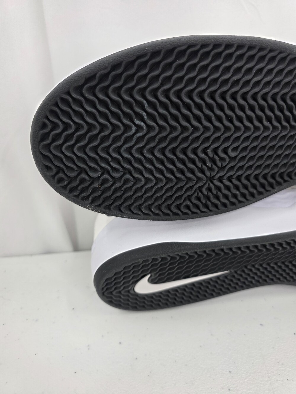 Nike Ishod Wair Premium SB White Black Skate Shoes DZ5648-101 Men's Size 14. - Picture 9 of 9